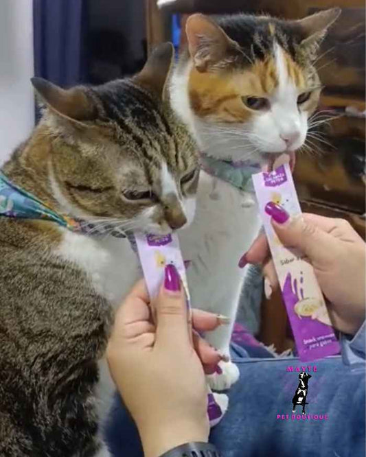 Súper Combo Gatuno 😻 Arena 10 kg + Snacks Cremosos😺